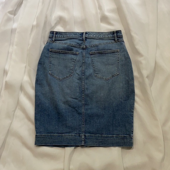 Banana Republic Denim Pencil Skirt - Picture 4 of 7
